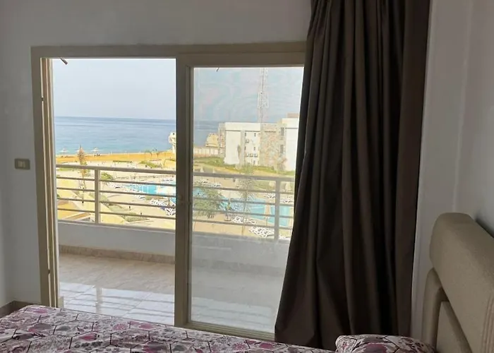 Sea View Near &pcozy 2br Steps Apartment Ain Sukhna